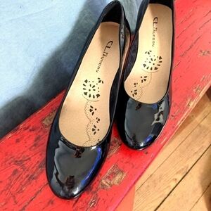 Nwot CL by Laundry Black Patent Round Toe Pump 8 Block Heel Office